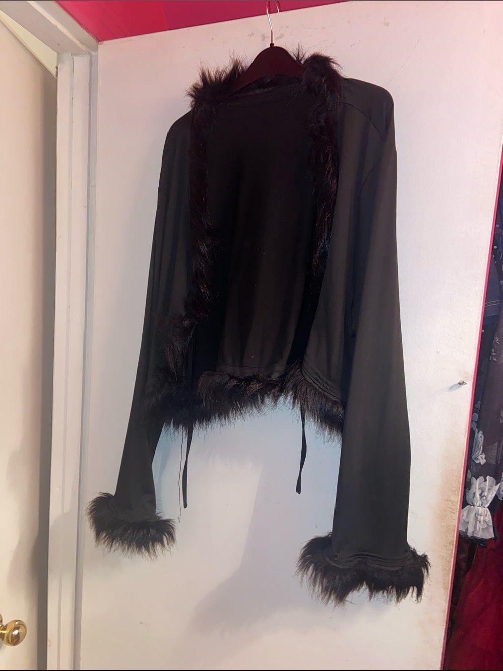 SHEIN Black Faux Fur Trim Cropped Cardigan